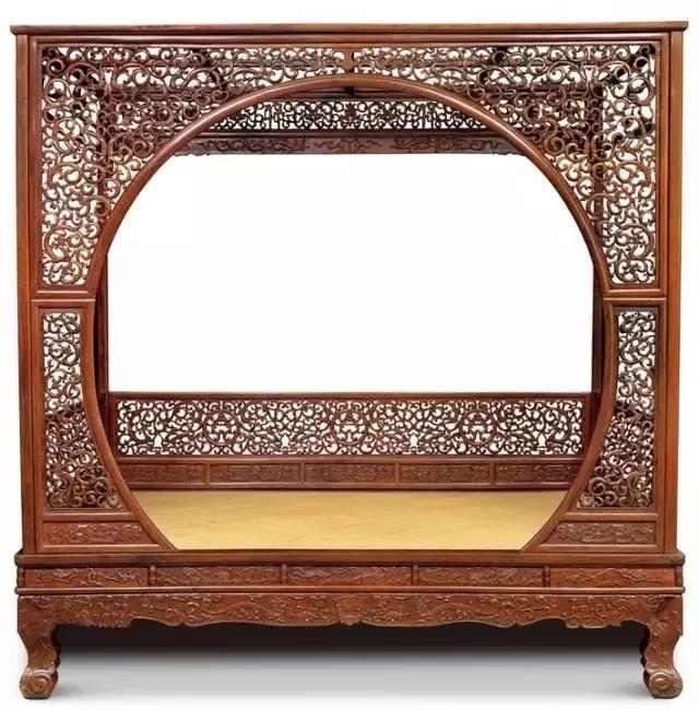 清 黃花梨鏤雕螭龍紋月洞門罩式架子床