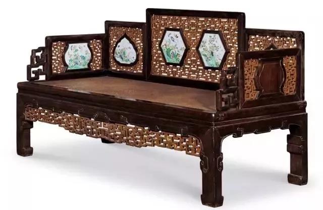 清中期 紫檀及黃楊嵌五彩花卉圖瓷板羅漢床