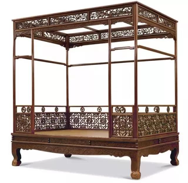 清早期 黃花梨祥云紋馬蹄腿六柱式架子床