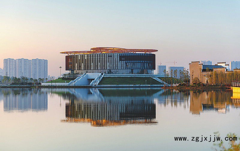 主體建筑水天相映更顯魅力
