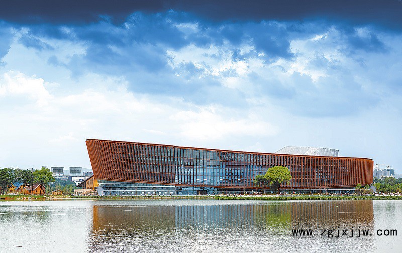 會(huì)展中心恰似一艘揚(yáng)帆起航的巨輪