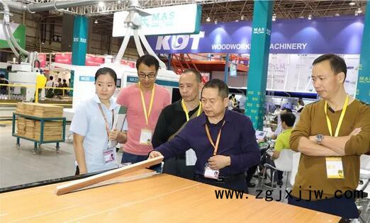 協會副會長陳生根前往觀展并代表協會參加開幕式