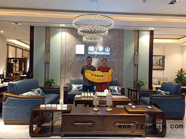 優秀導購成功推銷家具,僅需10分鐘!