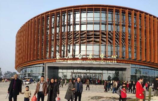 大年初一 南康家居特色小鎮(zhèn)人山人海