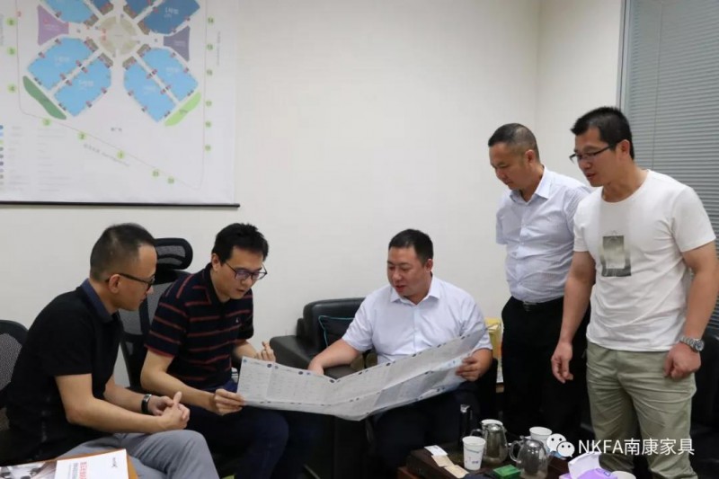拜訪廣州建博會洽談南康家具抱團參展事宜