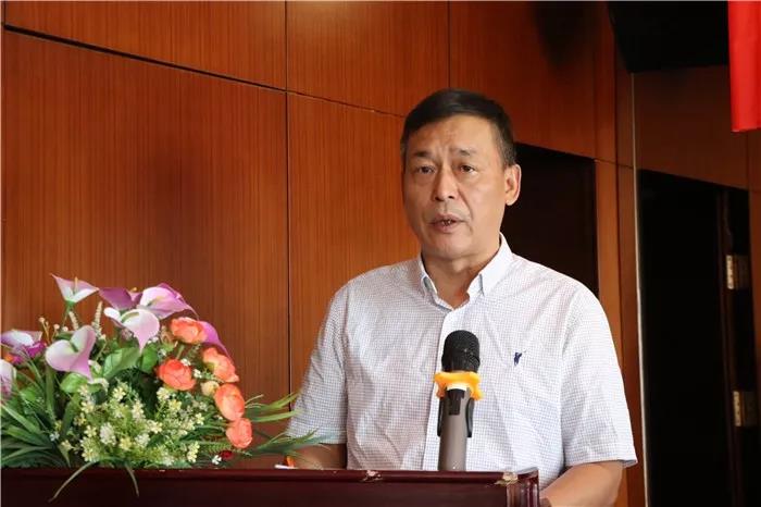 江西省家具協會會長劉偉作上半年工作總結