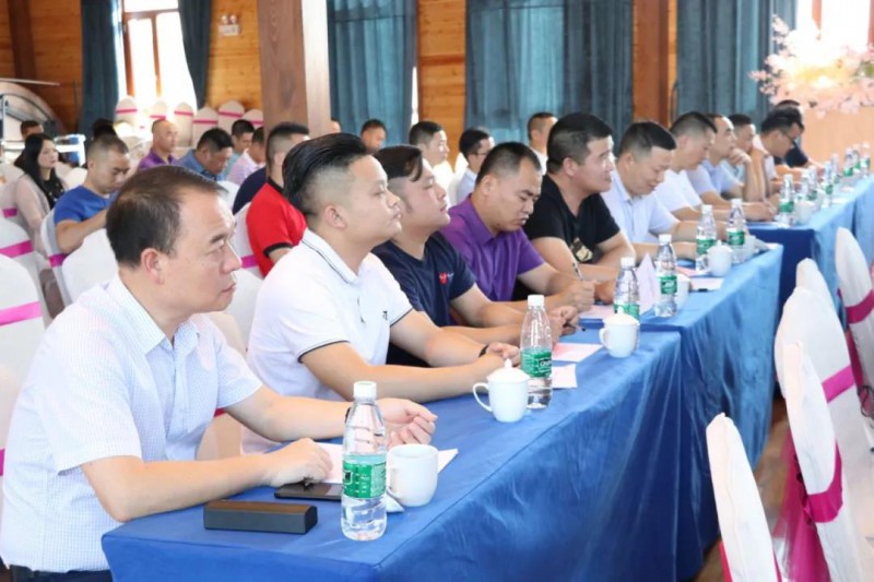 南康區(qū)家具協(xié)會召開第三屆一次理事會議