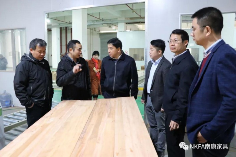 廣西扶綏縣考察團到南康考察家具產業發展情況3
