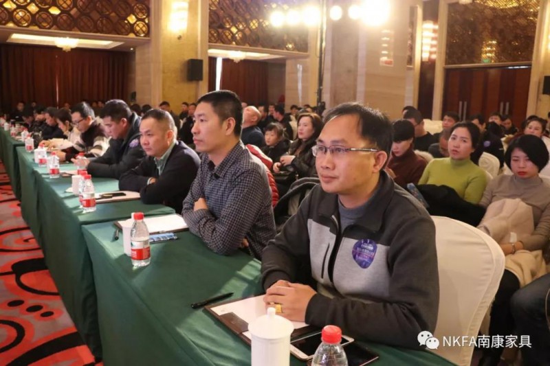 峰會現(xiàn)場，企業(yè)學(xué)習(xí)熱情高漲