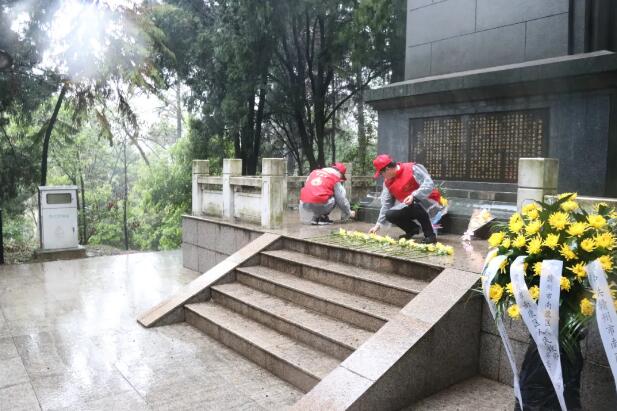清明時節,南康家具行業退役軍人文明祭奠緬懷先烈2