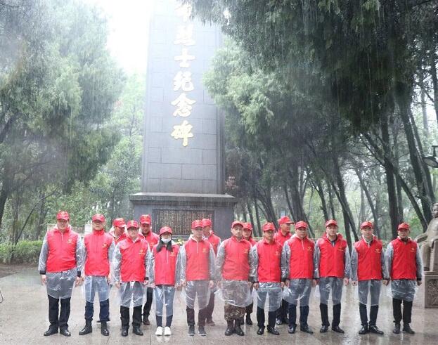 清明時節,南康家具行業退役軍人文明祭奠緬懷先烈3