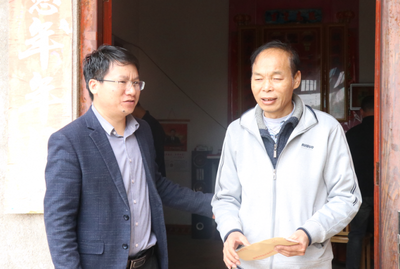 走訪慰問了龍華鄉中古村犯腺癌老兵幸福榮并開展就業幫扶