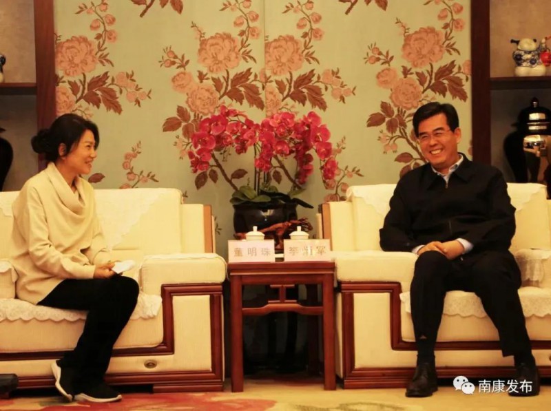 李炳軍書記會見董明珠，推動格力電器與南康家具交流合作