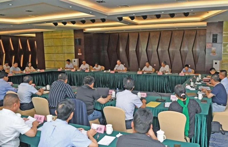 李炳軍在南康區(qū)蹲點調研：加快推進現(xiàn)代家具產業(yè)轉型升級做大做強7