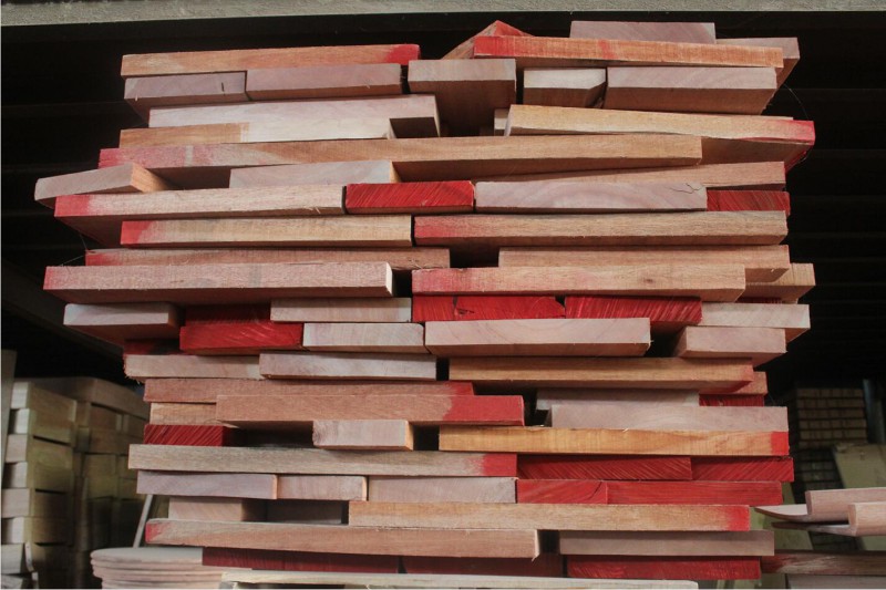 南洋花梨木家具廠家原料實(shí)拍1