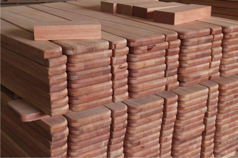 南洋花梨木家具廠家原料實(shí)拍7