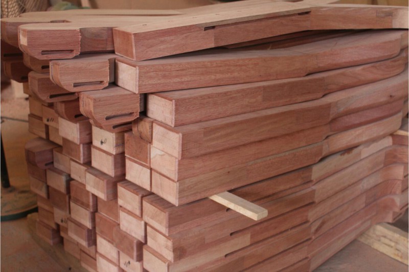 南洋花梨木家具廠家原料實(shí)拍9