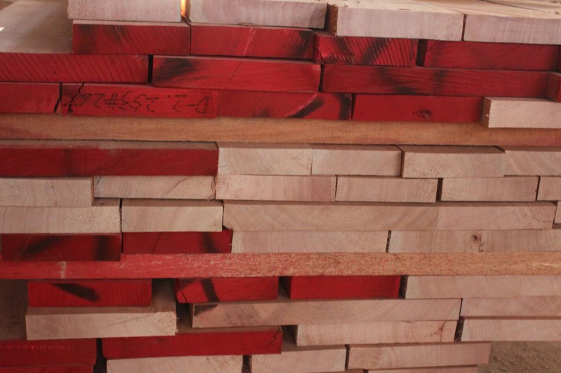 南洋花梨木家具廠家原料實(shí)拍11