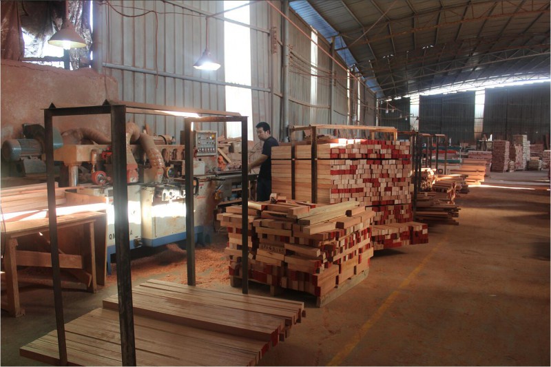 南洋花梨木家具廠家原料實(shí)拍13