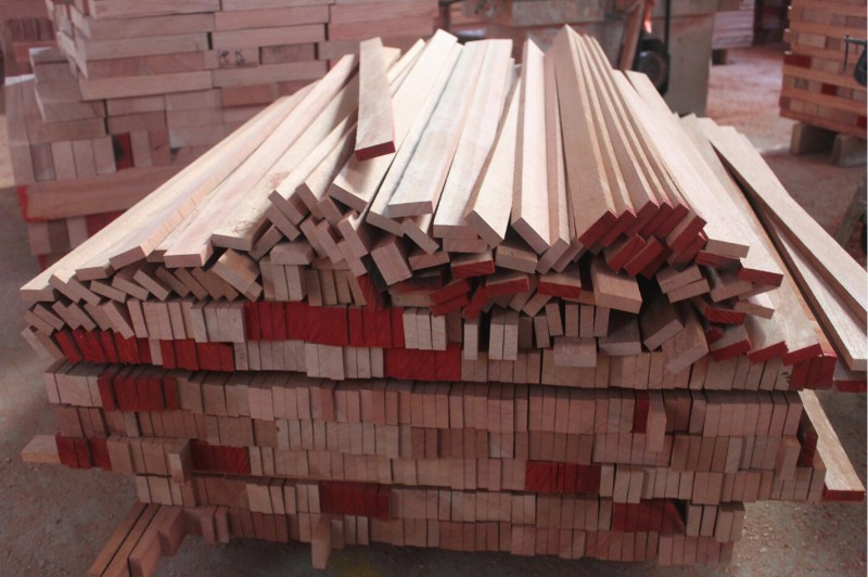 南洋花梨木家具廠家原料實(shí)拍15