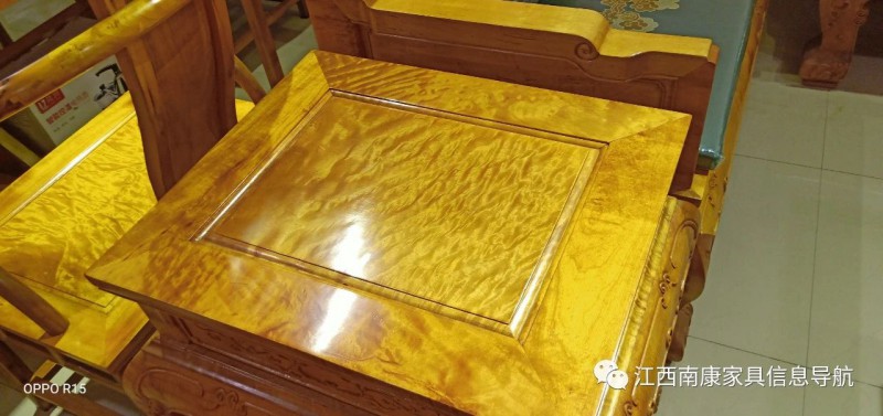 江西贛州南康金絲楠木家具產品1