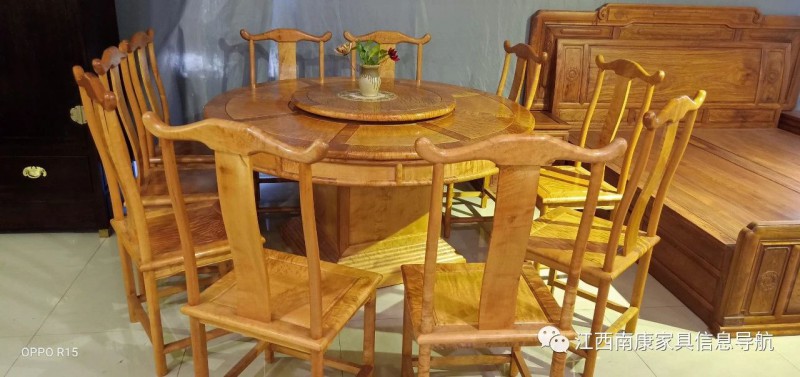 江西贛州南康金絲楠木家具產品5