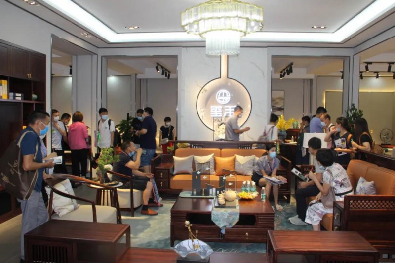 南康家具展區人頭攢動