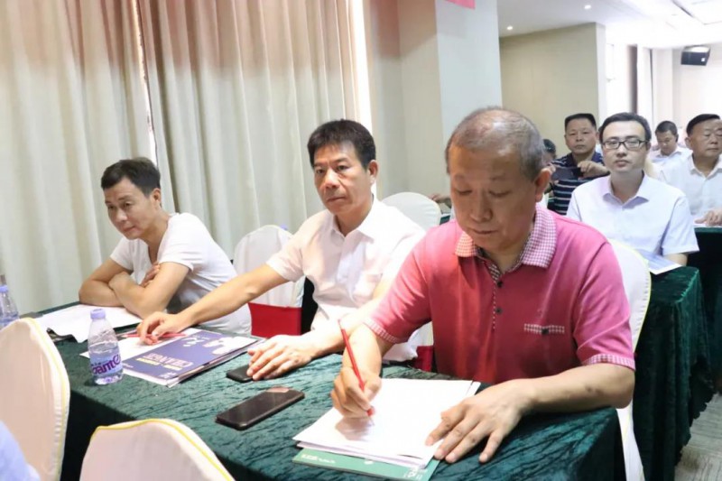 江西三大家具產業基地代表齊聚南康，共同探索現代家具產業鏈的發展之路!