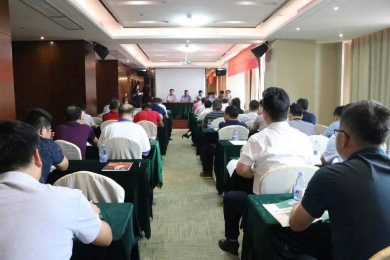 江西三大家具產業基地代表齊聚南康，共同探索現代家具產業鏈的發展之路!