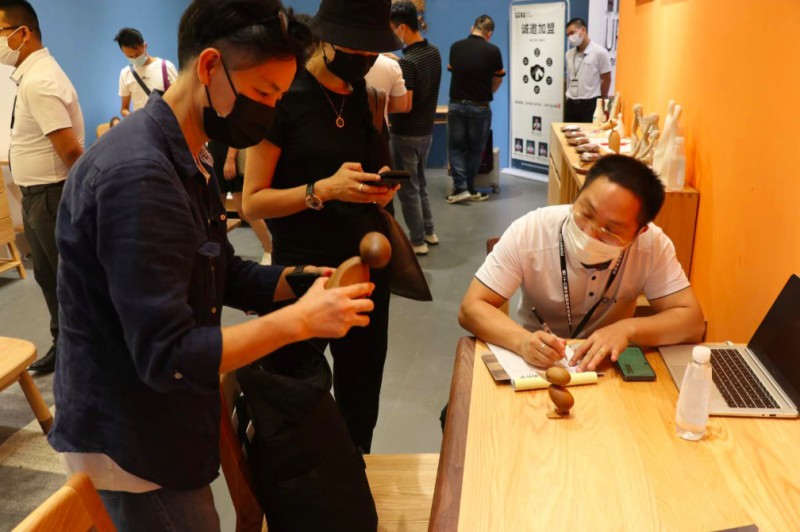 南康家具品牌展區人氣旺盛4