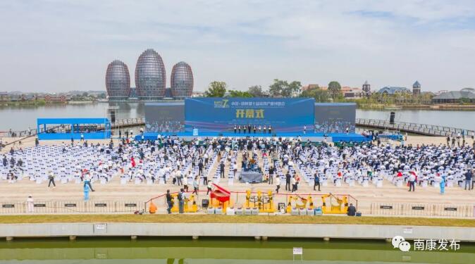 新老朋友相聚，熱鬧非凡