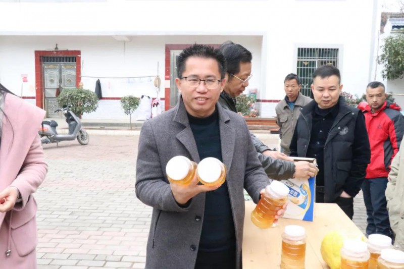 富龍皇冠總裁溫世通