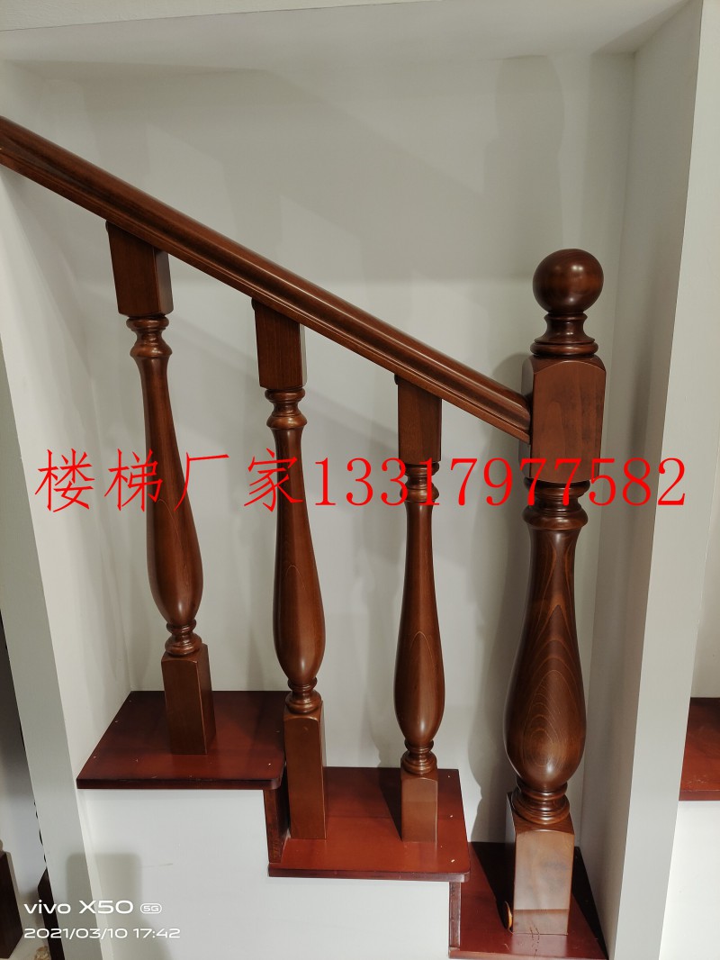 江西贛州實(shí)木樓梯廠家展廳實(shí)拍3
