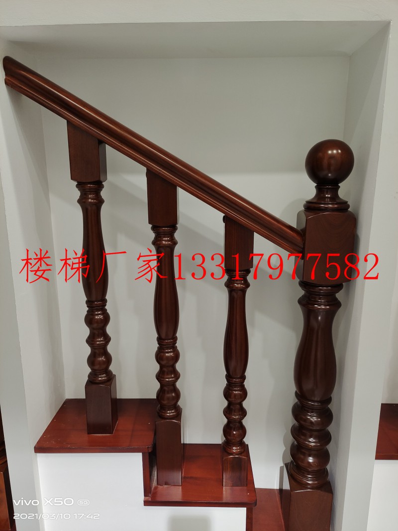 江西贛州實(shí)木樓梯廠家展廳實(shí)拍4