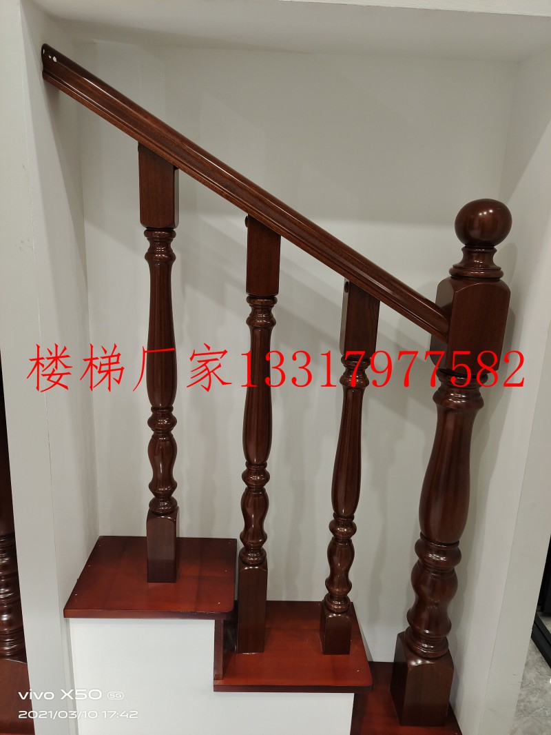 江西贛州實(shí)木樓梯廠家展廳實(shí)拍5