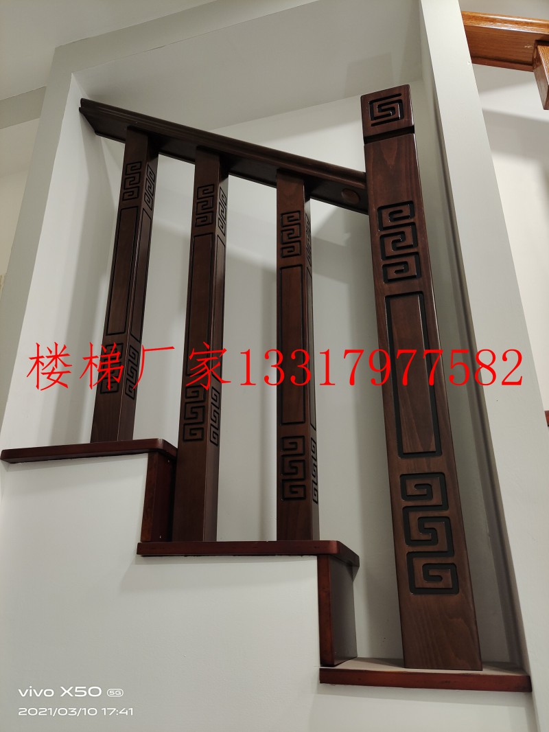 江西贛州實(shí)木樓梯廠家展廳實(shí)拍8
