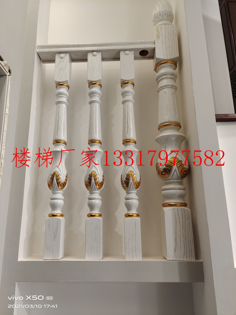 江西贛州實(shí)木樓梯廠家展廳實(shí)拍9