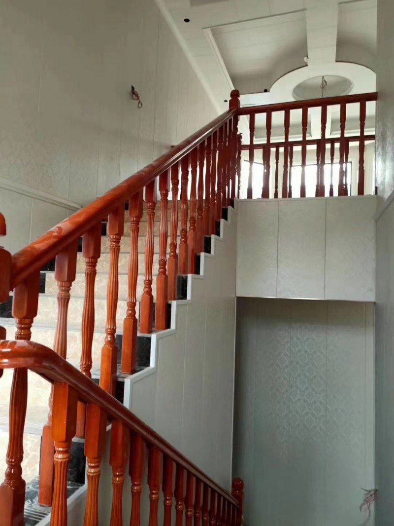 江西贛州實(shí)木樓梯廠家工程案例1