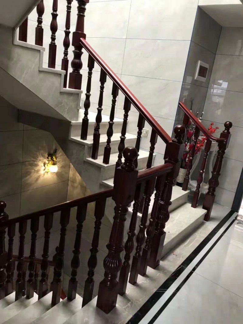 江西贛州實(shí)木樓梯廠家工程案例11