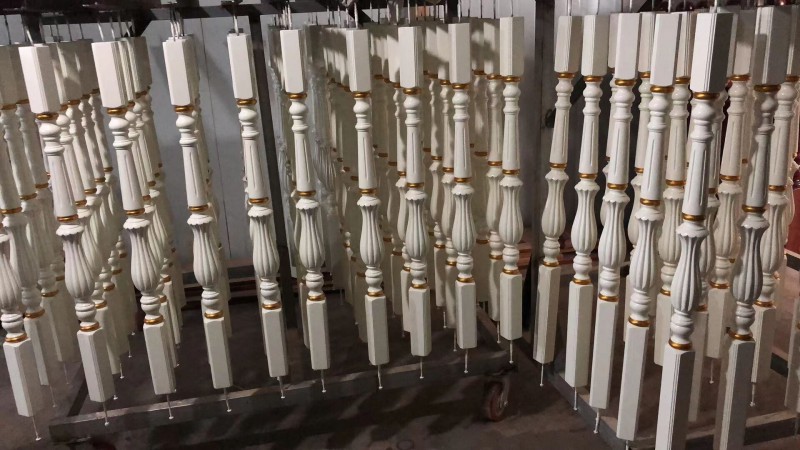 江西贛州實(shí)木樓梯廠家工廠實(shí)拍10