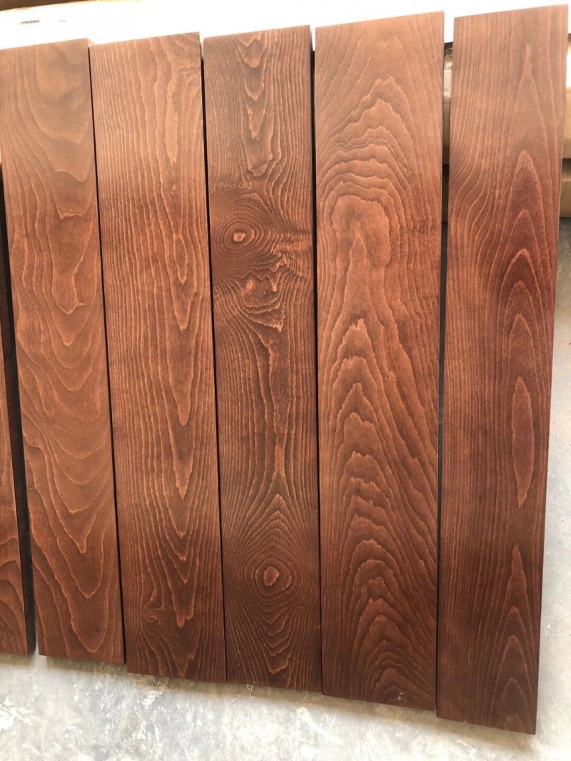 江西贛州實(shí)木樓梯廠家工廠實(shí)拍11