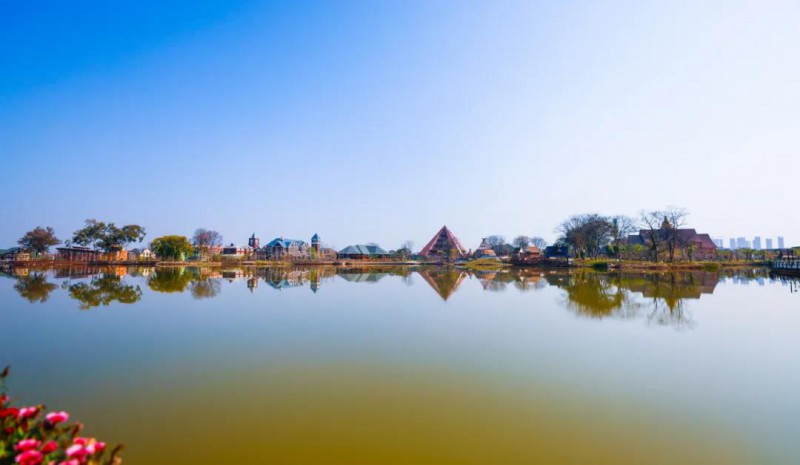 五大洲風(fēng)情木屋