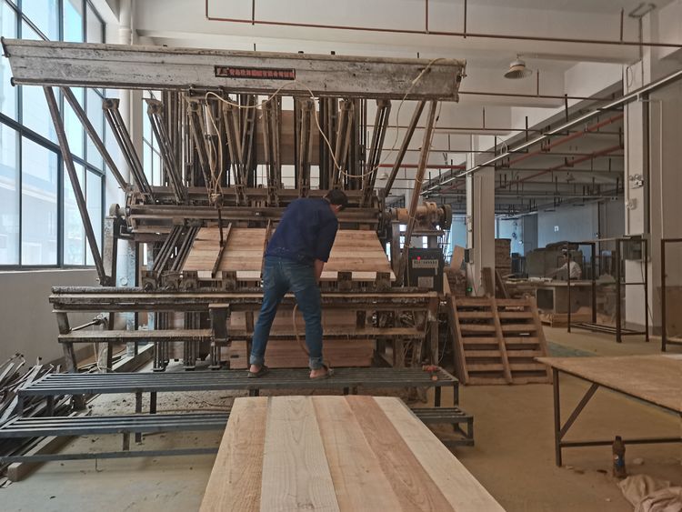 江西南康白坯家具加工廠家8