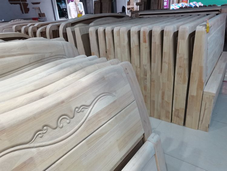 南康光明白坯實木床家具加工市場展廳實拍