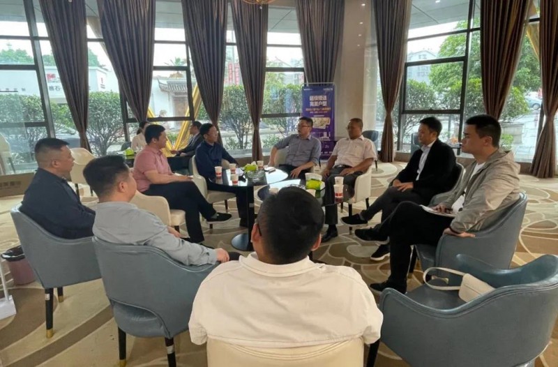 南康家具產業考察團、湖南家協與各企業座談交流