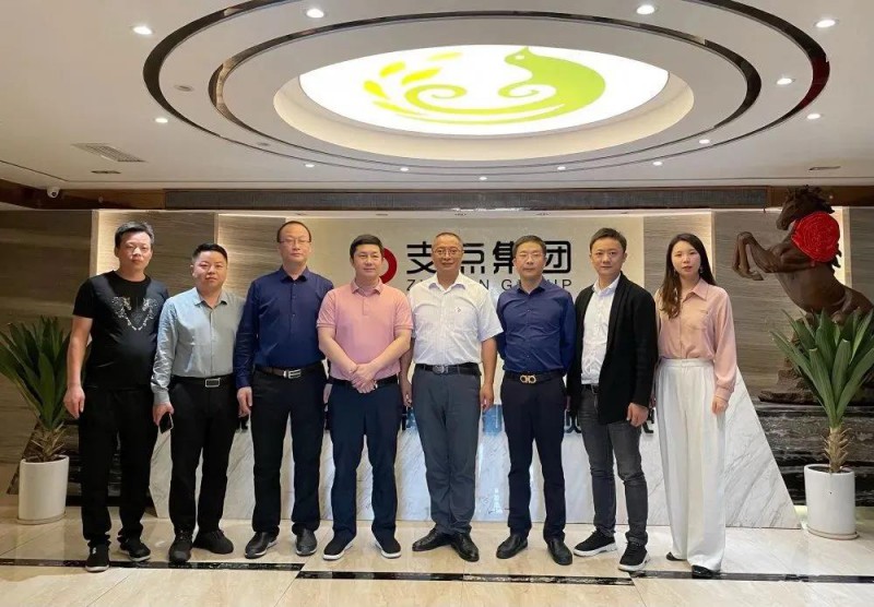 考察團合影留念