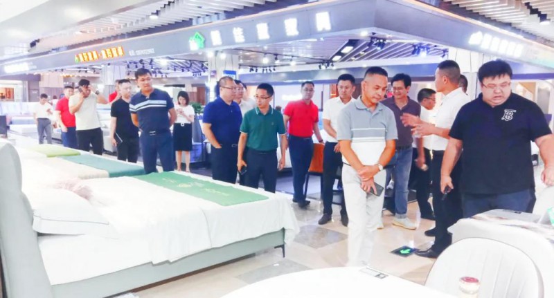 碧桂園現代筑美家居公司考察南康家具2