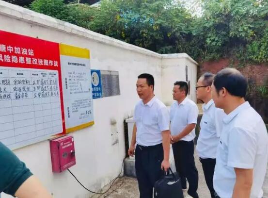 深入轄區加油站開展安全檢查