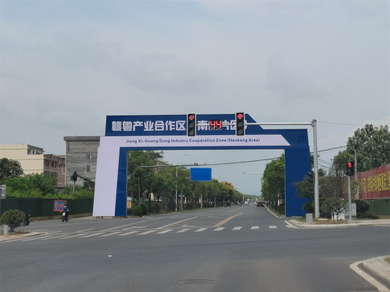 江西南康金絲檀和樹(shù)脂大板家具定制生產(chǎn)廠家工廠實(shí)拍1