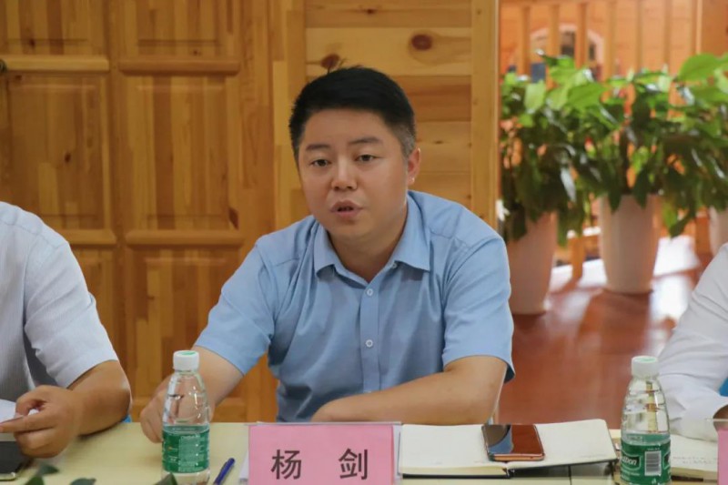 區(qū)家具協(xié)會秘書長楊劍